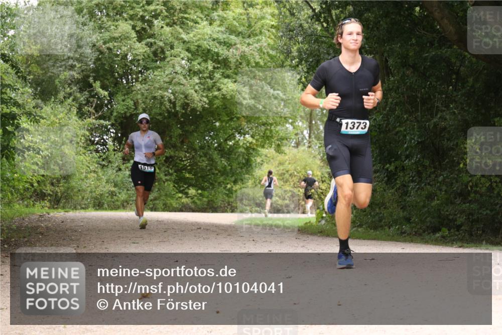 30.08.2026 - Elbe Triathlon Hamburg Antke Förster http://msf.ph/oto/10104041 30.08.2026 11:49:37 Laufen 1516, 1373 meine-sportfotos.de