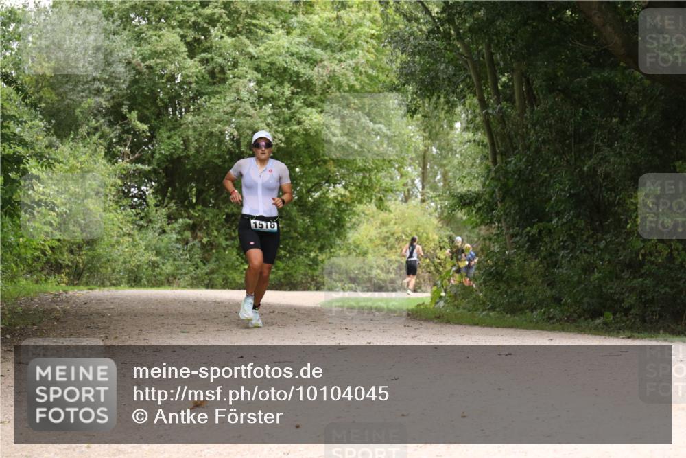 30.08.2026 - Elbe Triathlon Hamburg Antke Förster http://msf.ph/oto/10104045 30.08.2026 11:49:38 Laufen 1516 meine-sportfotos.de