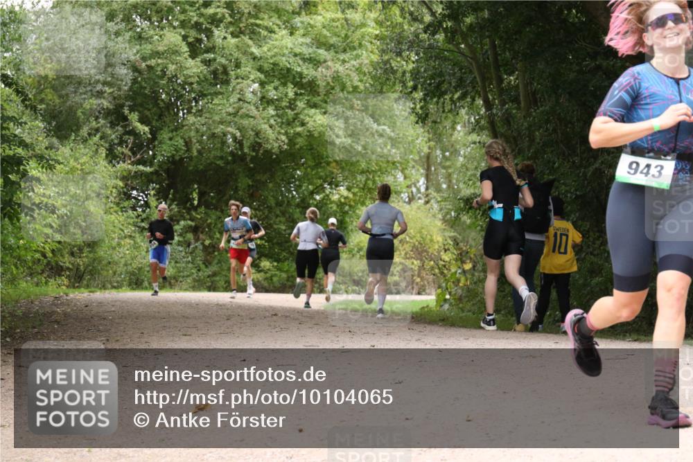 30.08.2026 - Elbe Triathlon Hamburg Antke Förster http://msf.ph/oto/10104065 30.08.2026 11:49:56 Laufen 10, 943 meine-sportfotos.de