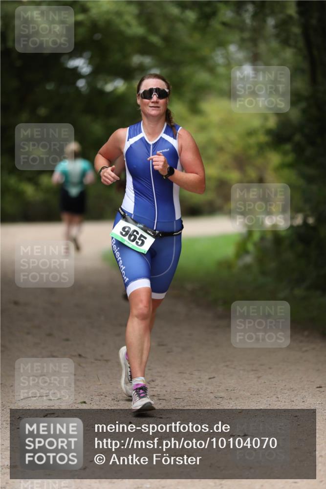 30.08.2026 - Elbe Triathlon Hamburg Antke Förster http://msf.ph/oto/10104070 30.08.2026 11:45:48 Laufen 965 meine-sportfotos.de