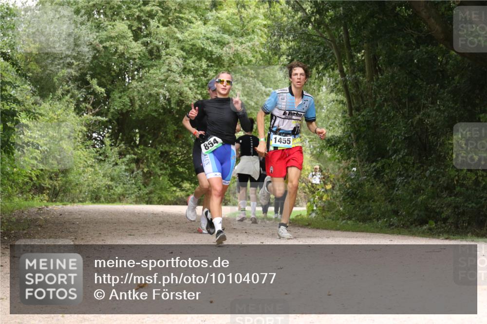 30.08.2026 - Elbe Triathlon Hamburg Antke Förster http://msf.ph/oto/10104077 30.08.2026 11:50:03 Laufen 854, 1455 meine-sportfotos.de