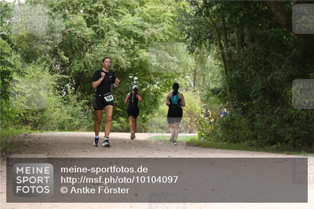 30.08.2026 - Elbe Triathlon Hamburg Antke Förster http://msf.ph/oto/10104097 30.08.2026 11:50:30 Laufen 954 meine-sportfotos.de