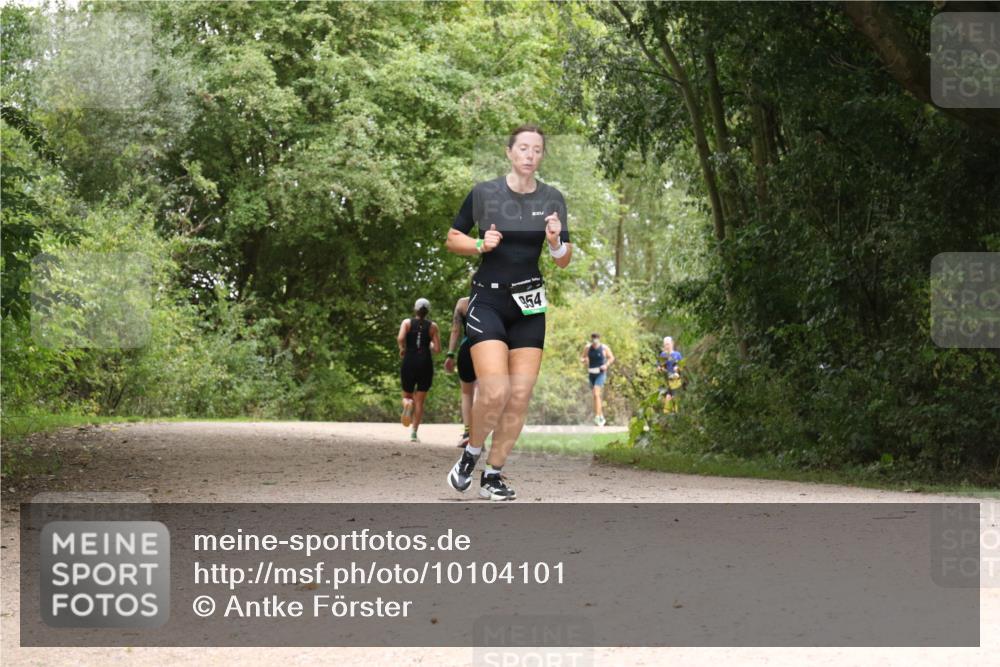30.08.2026 - Elbe Triathlon Hamburg Antke Förster http://msf.ph/oto/10104101 30.08.2026 11:50:32 Laufen 954 meine-sportfotos.de