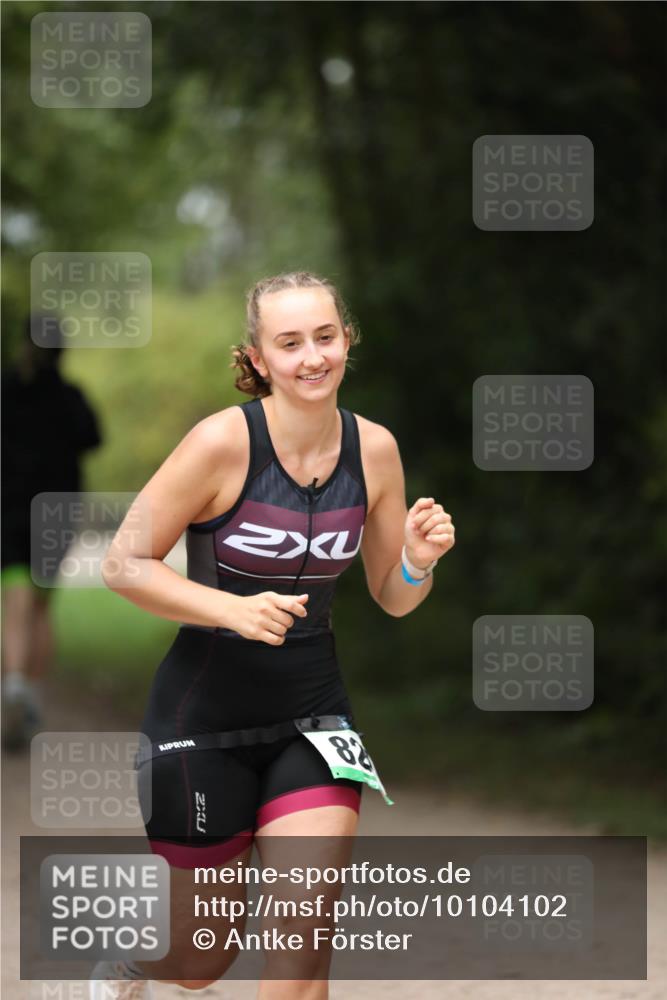 30.08.2026 - Elbe Triathlon Hamburg Antke Förster http://msf.ph/oto/10104102 30.08.2026 11:46:40 Laufen 2 meine-sportfotos.de