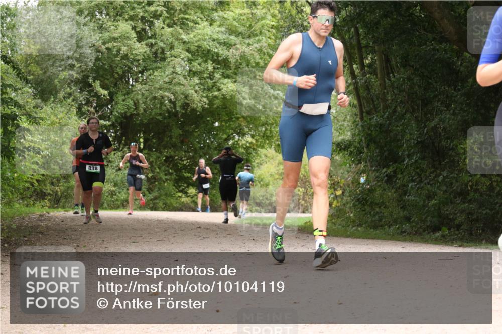 30.08.2026 - Elbe Triathlon Hamburg Antke Förster http://msf.ph/oto/10104119 30.08.2026 11:50:51 Laufen 838 meine-sportfotos.de