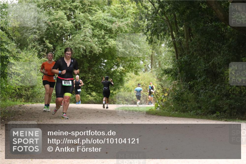 30.08.2026 - Elbe Triathlon Hamburg Antke Förster http://msf.ph/oto/10104121 30.08.2026 11:50:53 Laufen 9, 838 meine-sportfotos.de