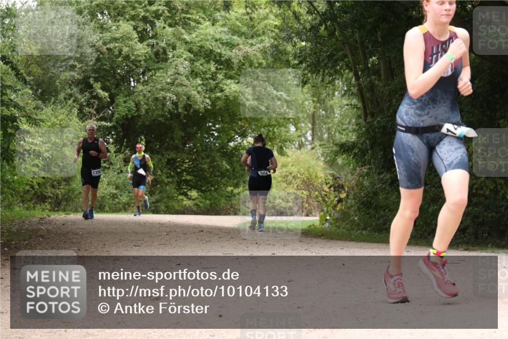 30.08.2026 - Elbe Triathlon Hamburg Antke Förster http://msf.ph/oto/10104133 30.08.2026 11:51:00 Laufen 1350, 804 meine-sportfotos.de
