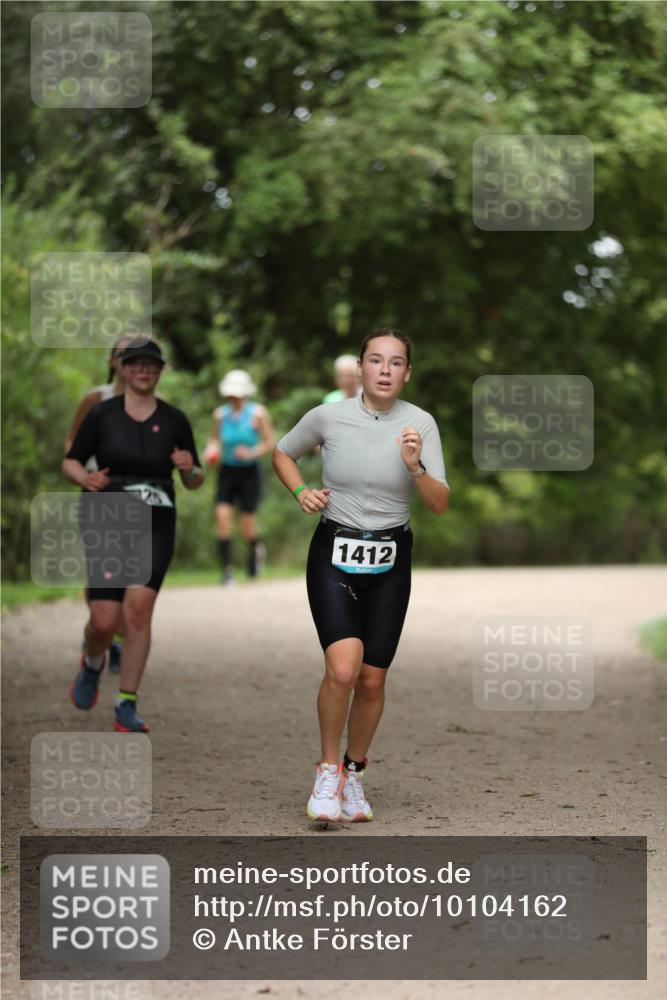30.08.2026 - Elbe Triathlon Hamburg Antke Förster http://msf.ph/oto/10104162 30.08.2026 11:47:33 Laufen 1412 meine-sportfotos.de