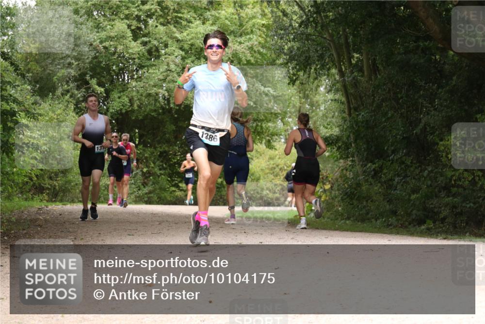 30.08.2026 - Elbe Triathlon Hamburg Antke Förster http://msf.ph/oto/10104175 30.08.2026 11:52:07 Laufen 137, 1386 meine-sportfotos.de