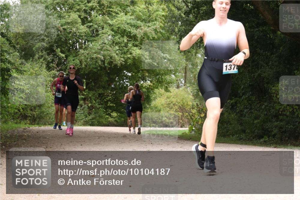 30.08.2026 - Elbe Triathlon Hamburg Antke Förster http://msf.ph/oto/10104187 30.08.2026 11:52:11 Laufen 1343, 1378 meine-sportfotos.de