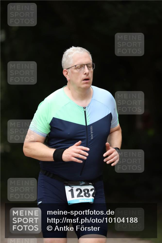 30.08.2026 - Elbe Triathlon Hamburg Antke Förster http://msf.ph/oto/10104188 30.08.2026 11:47:43 Laufen 1282 meine-sportfotos.de