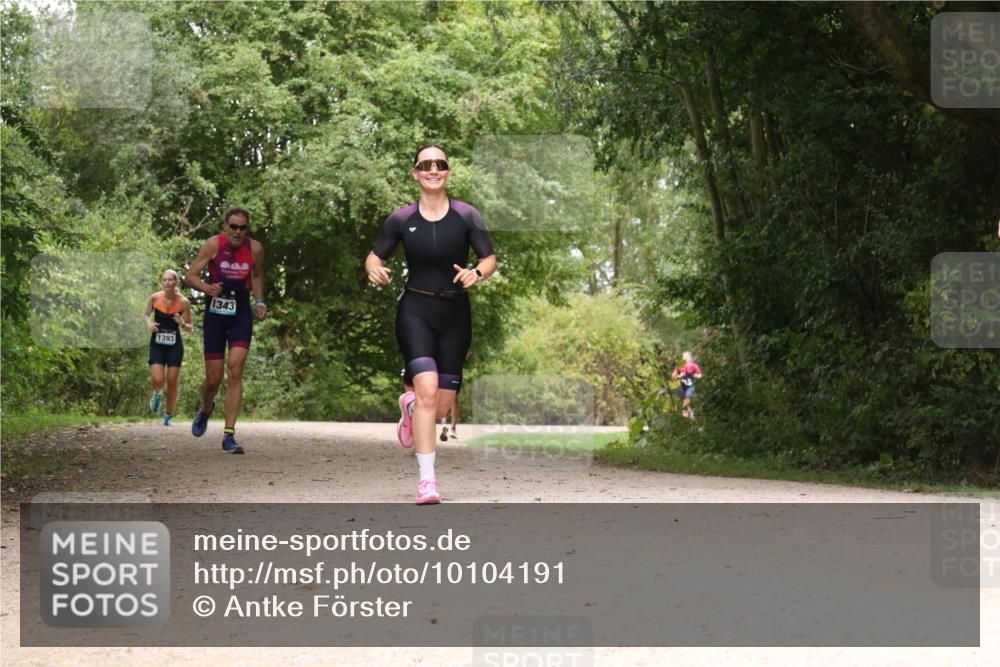 30.08.2026 - Elbe Triathlon Hamburg Antke Förster http://msf.ph/oto/10104191 30.08.2026 11:52:13 Laufen 1393, 1343 meine-sportfotos.de
