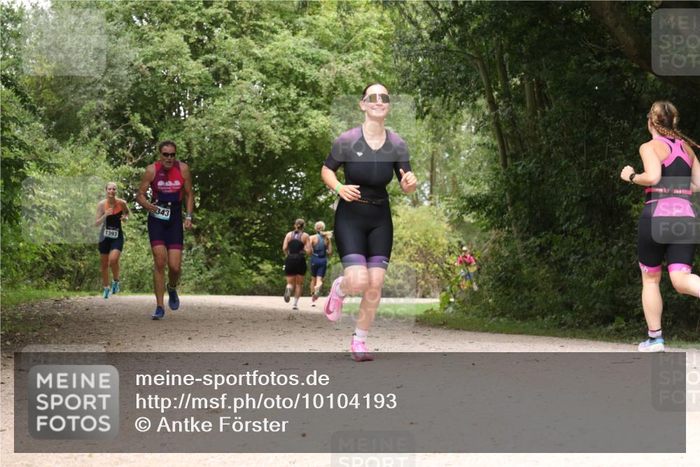 30.08.2026 - Elbe Triathlon Hamburg Antke Förster http://msf.ph/oto/10104193 30.08.2026 11:52:14 Laufen 1393, 944, 343 meine-sportfotos.de