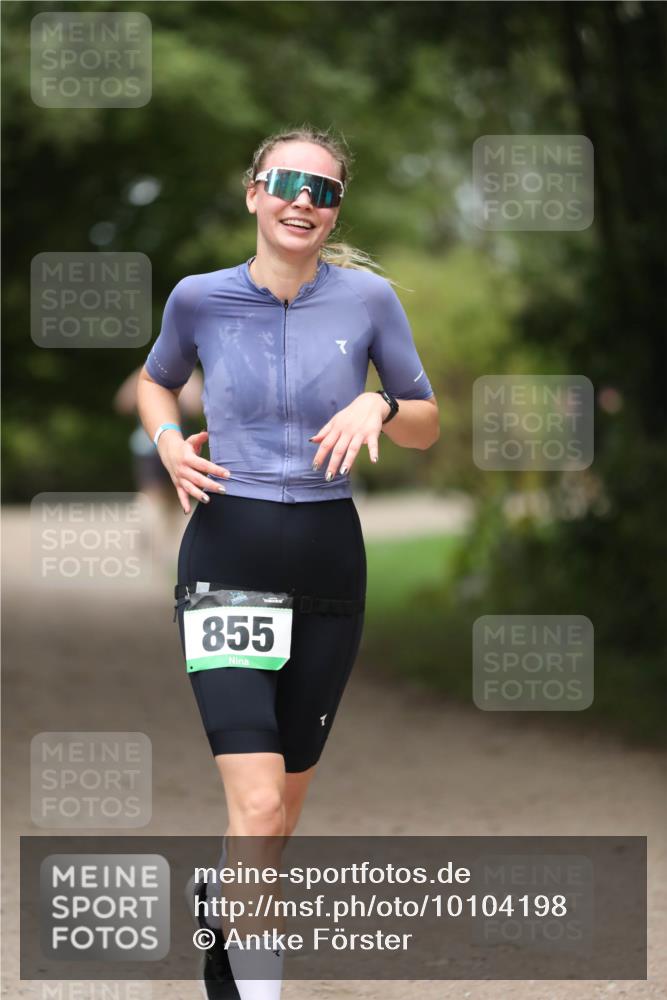30.08.2026 - Elbe Triathlon Hamburg Antke Förster http://msf.ph/oto/10104198 30.08.2026 11:47:49 Laufen 855 meine-sportfotos.de