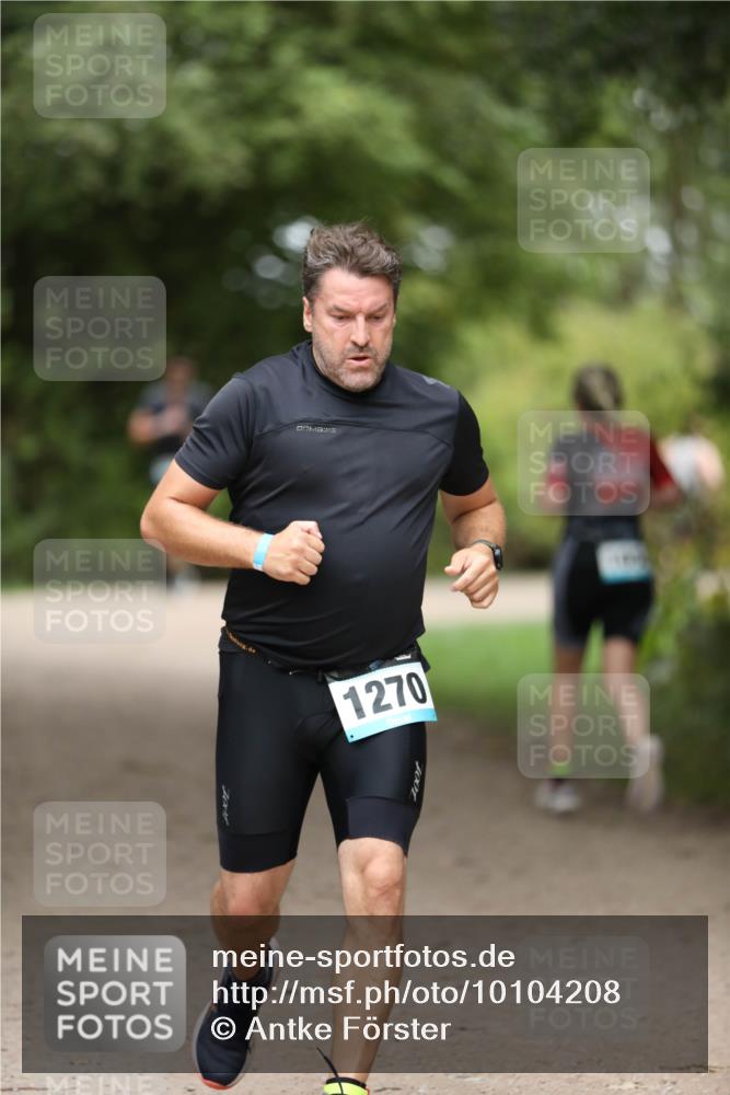 30.08.2026 - Elbe Triathlon Hamburg Antke Förster http://msf.ph/oto/10104208 30.08.2026 11:47:53 Laufen 1270 meine-sportfotos.de