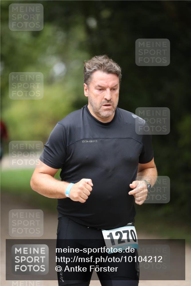 30.08.2026 - Elbe Triathlon Hamburg Antke Förster http://msf.ph/oto/10104212 30.08.2026 11:47:55 Laufen 1001, 1270 meine-sportfotos.de