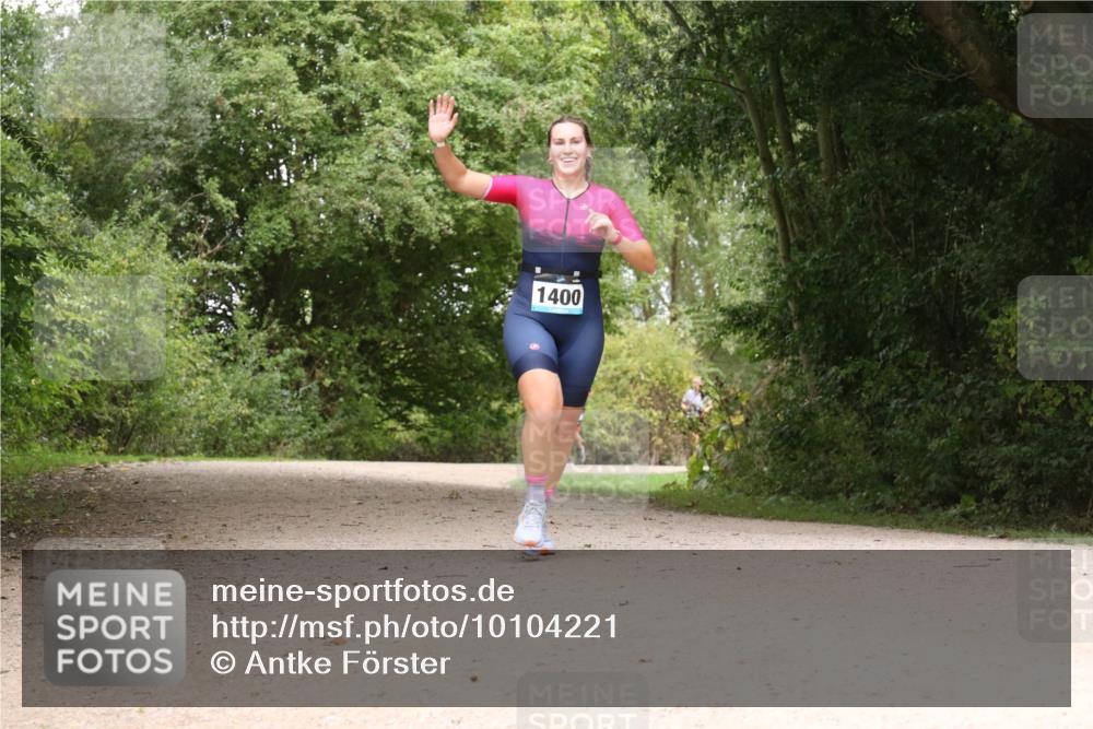 30.08.2026 - Elbe Triathlon Hamburg Antke Förster http://msf.ph/oto/10104221 30.08.2026 11:52:30 Laufen 1400 meine-sportfotos.de