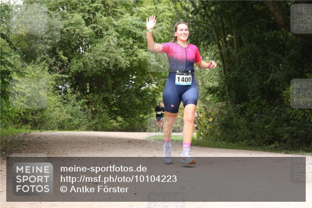 30.08.2026 - Elbe Triathlon Hamburg Antke Förster http://msf.ph/oto/10104223 30.08.2026 11:52:30 Laufen 1400 meine-sportfotos.de