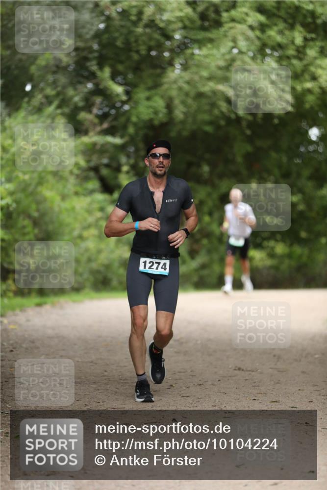 30.08.2026 - Elbe Triathlon Hamburg Antke Förster http://msf.ph/oto/10104224 30.08.2026 11:48:04 Laufen 1274 meine-sportfotos.de
