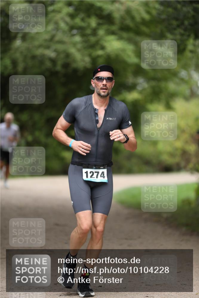 30.08.2026 - Elbe Triathlon Hamburg Antke Förster http://msf.ph/oto/10104228 30.08.2026 11:48:06 Laufen 1274 meine-sportfotos.de