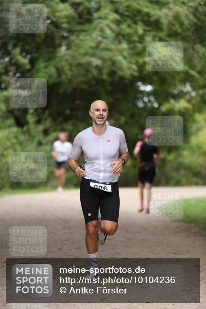30.08.2026 - Elbe Triathlon Hamburg Antke Förster http://msf.ph/oto/10104236 30.08.2026 11:48:13 Laufen 536 meine-sportfotos.de