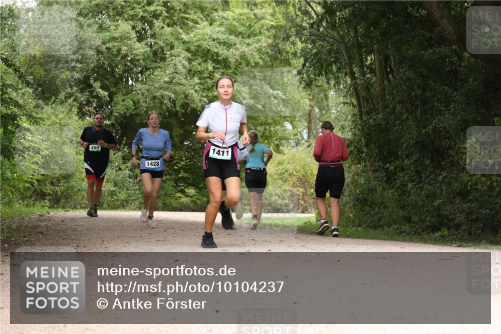 30.08.2026 - Elbe Triathlon Hamburg Antke Förster http://msf.ph/oto/10104237 30.08.2026 11:52:44 Laufen 468, 1428, 1411 meine-sportfotos.de