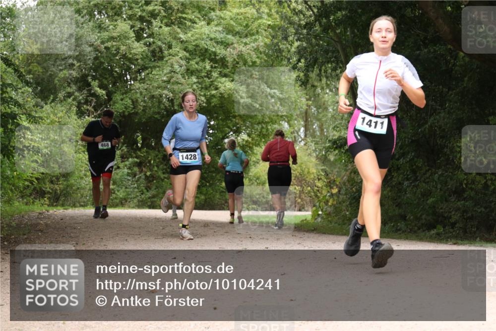 30.08.2026 - Elbe Triathlon Hamburg Antke Förster http://msf.ph/oto/10104241 30.08.2026 11:52:45 Laufen 468, 1428, 1411 meine-sportfotos.de