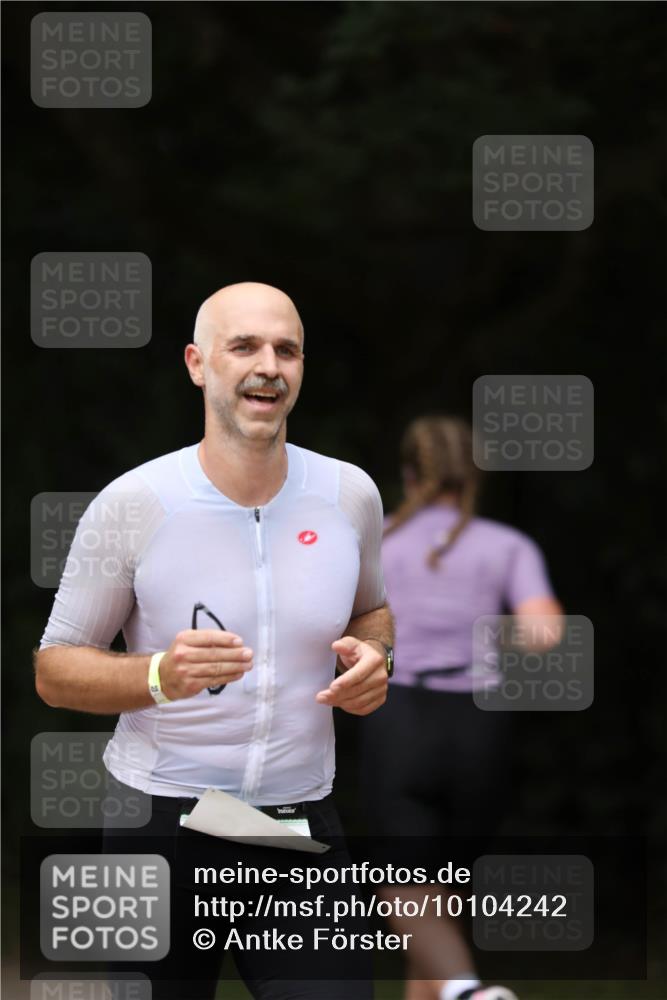 30.08.2026 - Elbe Triathlon Hamburg Antke Förster http://msf.ph/oto/10104242 30.08.2026 11:48:15 Laufen  meine-sportfotos.de