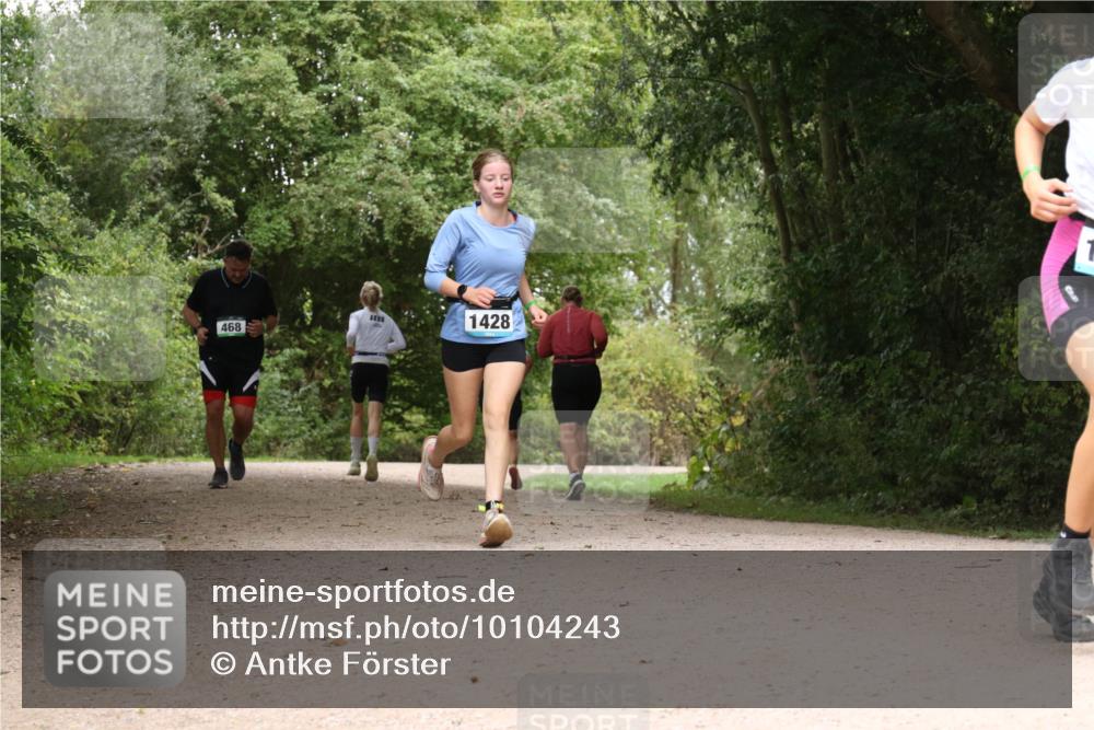 30.08.2026 - Elbe Triathlon Hamburg Antke Förster http://msf.ph/oto/10104243 30.08.2026 11:52:46 Laufen 468, 1428 meine-sportfotos.de