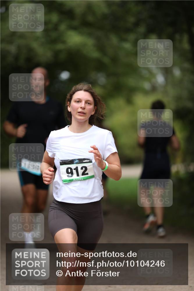 30.08.2026 - Elbe Triathlon Hamburg Antke Förster http://msf.ph/oto/10104246 30.08.2026 11:48:22 Laufen 912 meine-sportfotos.de
