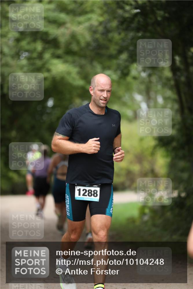 30.08.2026 - Elbe Triathlon Hamburg Antke Förster http://msf.ph/oto/10104248 30.08.2026 11:48:23 Laufen 1288 meine-sportfotos.de