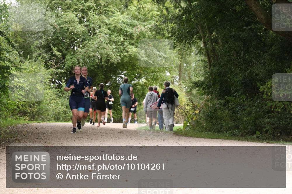 30.08.2026 - Elbe Triathlon Hamburg Antke Förster http://msf.ph/oto/10104261 30.08.2026 11:53:09 Laufen 86 meine-sportfotos.de