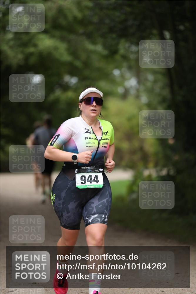 30.08.2026 - Elbe Triathlon Hamburg Antke Förster http://msf.ph/oto/10104262 30.08.2026 11:48:37 Laufen 944 meine-sportfotos.de