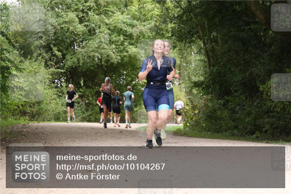 30.08.2026 - Elbe Triathlon Hamburg Antke Förster http://msf.ph/oto/10104267 30.08.2026 11:53:12 Laufen 19 meine-sportfotos.de