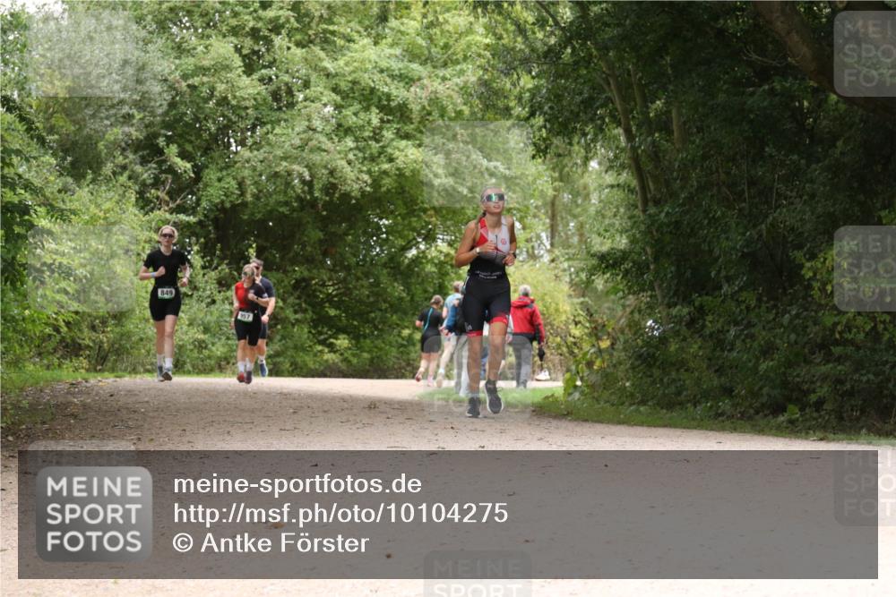 30.08.2026 - Elbe Triathlon Hamburg Antke Förster http://msf.ph/oto/10104275 30.08.2026 11:53:15 Laufen 849, 957 meine-sportfotos.de