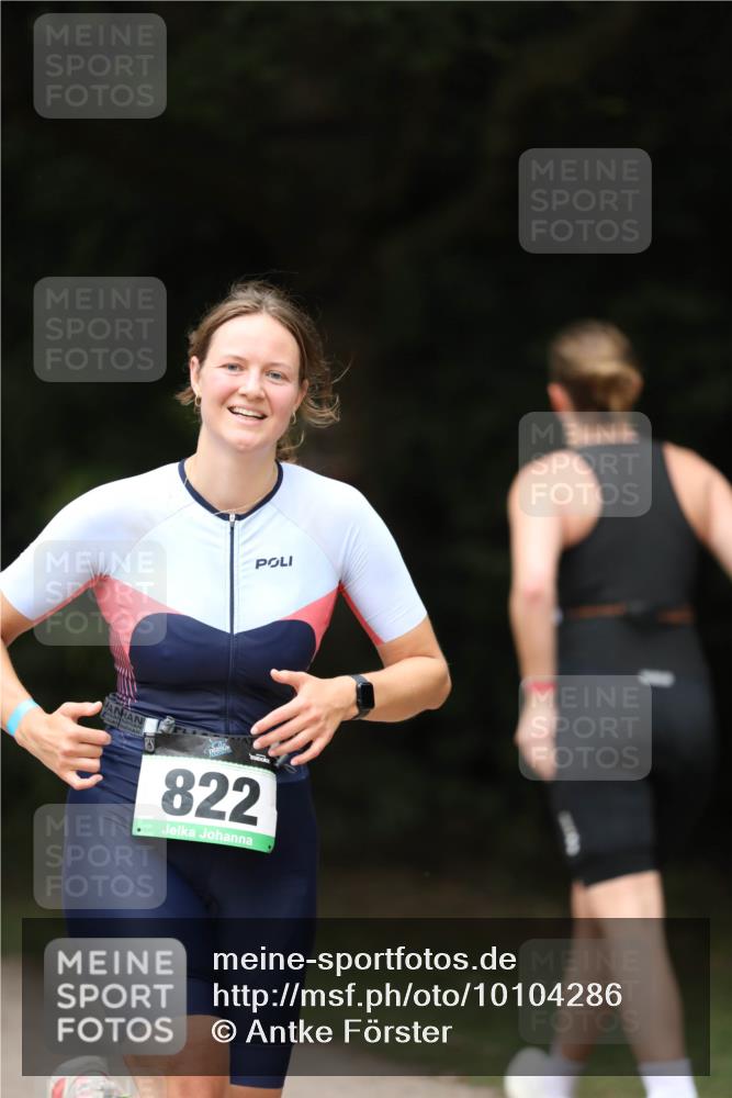 30.08.2026 - Elbe Triathlon Hamburg Antke Förster http://msf.ph/oto/10104286 30.08.2026 11:48:54 Laufen 822 meine-sportfotos.de
