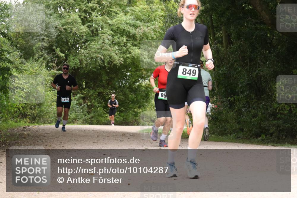 30.08.2026 - Elbe Triathlon Hamburg Antke Förster http://msf.ph/oto/10104287 30.08.2026 11:53:23 Laufen 95, 1174, 849 meine-sportfotos.de