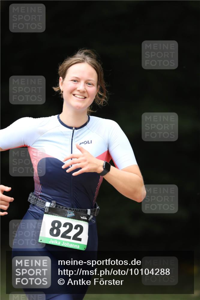 30.08.2026 - Elbe Triathlon Hamburg Antke Förster http://msf.ph/oto/10104288 30.08.2026 11:48:55 Laufen 822 meine-sportfotos.de