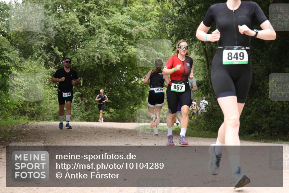 30.08.2026 - Elbe Triathlon Hamburg Antke Förster http://msf.ph/oto/10104289 30.08.2026 11:53:23 Laufen 1174, 1629, 957, 849 meine-sportfotos.de