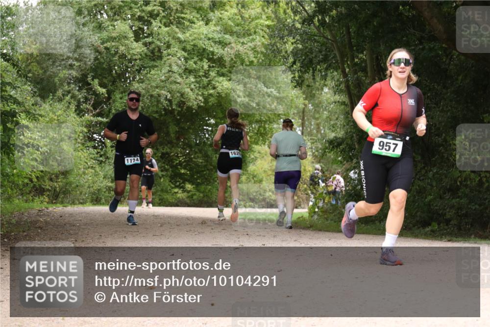 30.08.2026 - Elbe Triathlon Hamburg Antke Förster http://msf.ph/oto/10104291 30.08.2026 11:53:24 Laufen 1174, 162, 957 meine-sportfotos.de