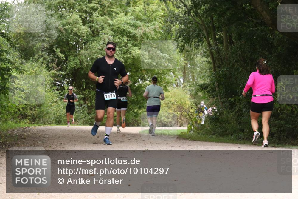 30.08.2026 - Elbe Triathlon Hamburg Antke Förster http://msf.ph/oto/10104297 30.08.2026 11:53:26 Laufen 1174, 1629 meine-sportfotos.de