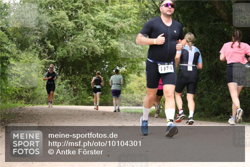 30.08.2026 - Elbe Triathlon Hamburg Antke Förster http://msf.ph/oto/10104301 30.08.2026 11:53:28 Laufen 435, 1629, 1174 meine-sportfotos.de