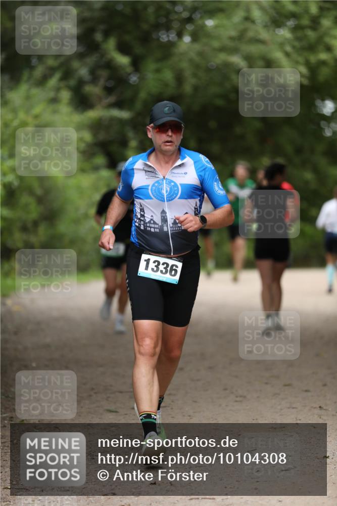 30.08.2026 - Elbe Triathlon Hamburg Antke Förster http://msf.ph/oto/10104308 30.08.2026 11:49:18 Laufen 1336 meine-sportfotos.de