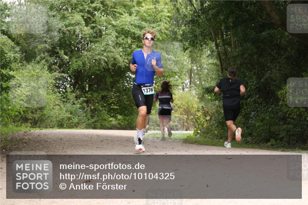 30.08.2026 - Elbe Triathlon Hamburg Antke Förster http://msf.ph/oto/10104325 30.08.2026 11:53:53 Laufen 1376 meine-sportfotos.de