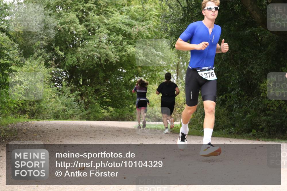 30.08.2026 - Elbe Triathlon Hamburg Antke Förster http://msf.ph/oto/10104329 30.08.2026 11:53:55 Laufen 1376 meine-sportfotos.de