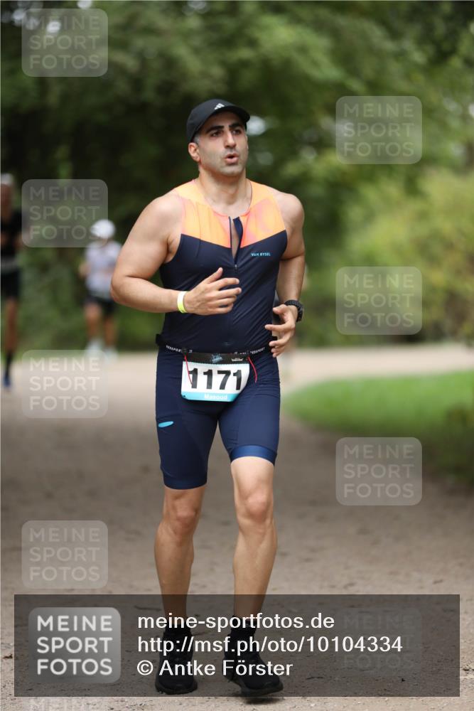 30.08.2026 - Elbe Triathlon Hamburg Antke Förster http://msf.ph/oto/10104334 30.08.2026 11:49:31 Laufen 1171 meine-sportfotos.de