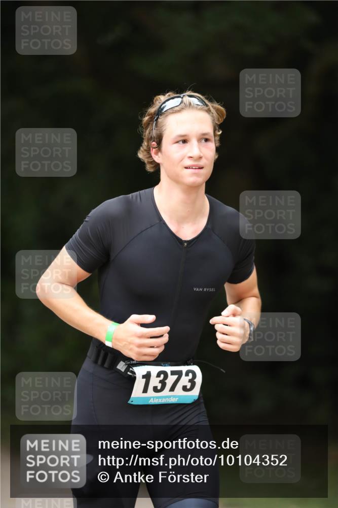 30.08.2026 - Elbe Triathlon Hamburg Antke Förster http://msf.ph/oto/10104352 30.08.2026 11:49:38 Laufen 1373 meine-sportfotos.de