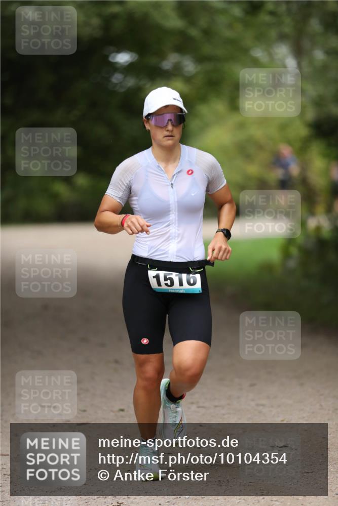 30.08.2026 - Elbe Triathlon Hamburg Antke Förster http://msf.ph/oto/10104354 30.08.2026 11:49:40 Laufen 1516 meine-sportfotos.de