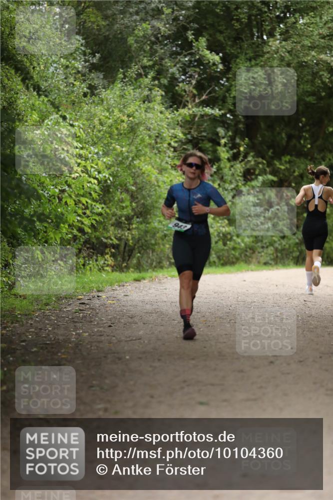 30.08.2026 - Elbe Triathlon Hamburg Antke Förster http://msf.ph/oto/10104360 30.08.2026 11:49:53 Laufen 943 meine-sportfotos.de
