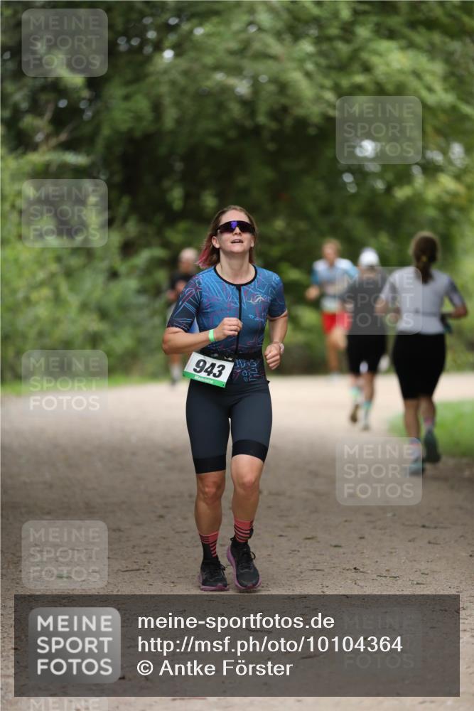 30.08.2026 - Elbe Triathlon Hamburg Antke Förster http://msf.ph/oto/10104364 30.08.2026 11:49:55 Laufen 943 meine-sportfotos.de